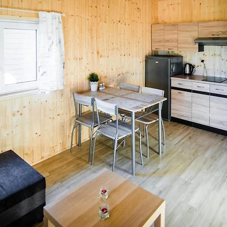 Dom wakacyjny Chic Homes For Up To 6 People In