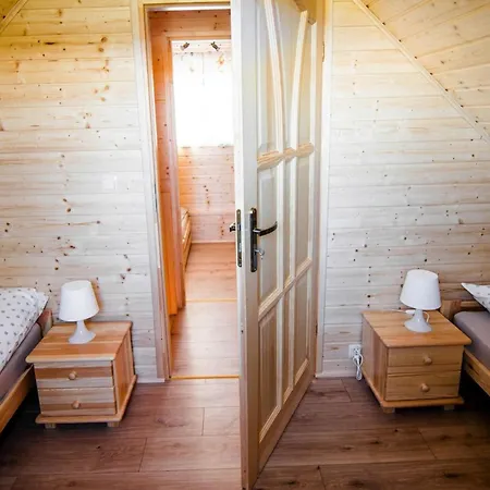 Chic Homes For Up To 6 People In ウストカ