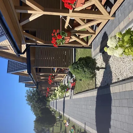 Chic Homes For Up To 6 People In 別荘 ウストカ