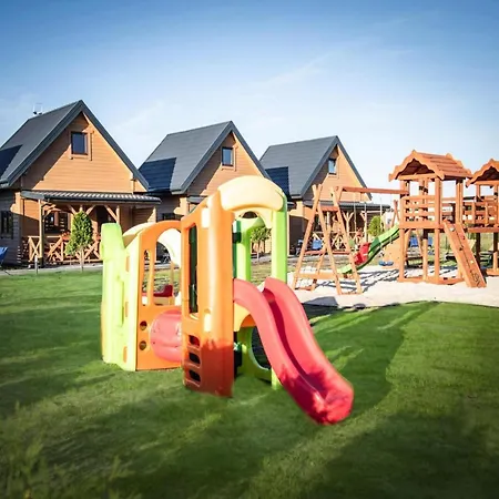 Chic Homes For Up To 6 People In 別荘 ウストカ