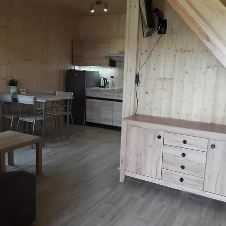 Chic Homes For Up To 6 People In 別荘 ウストカ